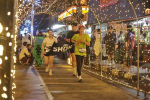 BIB: 33582
                            <button type="button" onclick="openModal(26220307)" class="btn btn-primary btn-sm float-right btn-popup" data-toggle="modal" data-target=".modal-high-quality">
                        <i class="fas fa-shopping-cart"></i> Add to Cart
                    </button>
                                            <button type="button" onclick="isThisMe(26220307, true)" class="btn btn-success btn-sm float-right btn-popup btn-isme hidden" data-toggle="tooltip" data-placement="bottom" title="นี่คือรูปของคุณใช่ไหม คลิกที่นี่เพื่อเอาเข้าอัลบั้ม">
                        <i class="fas fa-plus"></i> Add to album
                    </button>
                    <button type="button" onclick="isThisMe(26220307, false)" class="btn btn-warning btn-sm float-right btn-popup btn-isnotme hidden">
                        <i class="fas fa-ban"></i> Remove from album
                    </button>